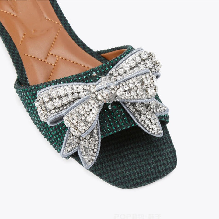 Femme Elegante Strass-besatte Riemchensandaler Stilla