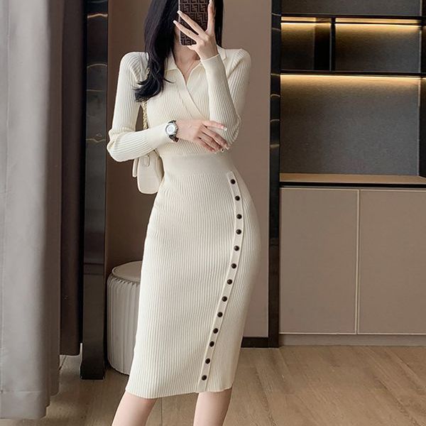Kvinder Elegant Strik Kjole i Wrap Stil med Knap Detaljer og Fin Ribbet Tekstur Stilla