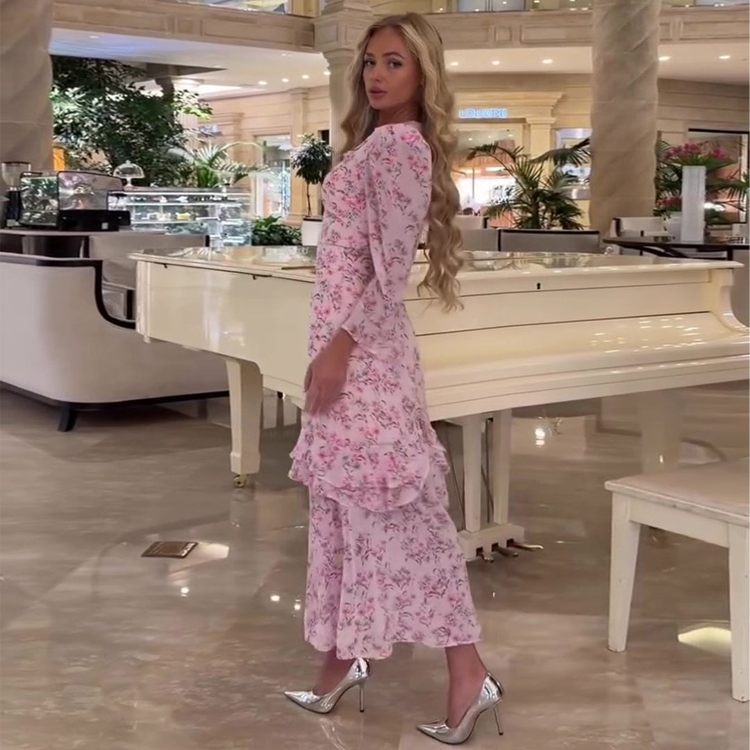 Dame maxikjole med blomsterdesign og høj halsudskæring