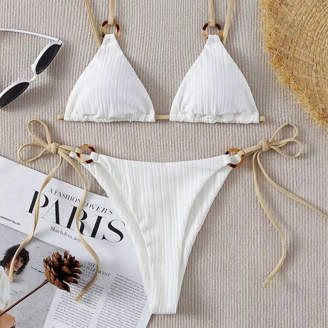 Dame Triangel-Bikini-Sæt med justerbare bånd og gyldne accenter Stilla