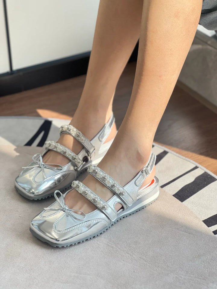 Dame elegante ballerinas med kvadratisk tåform og perleudsmykninger Stilla