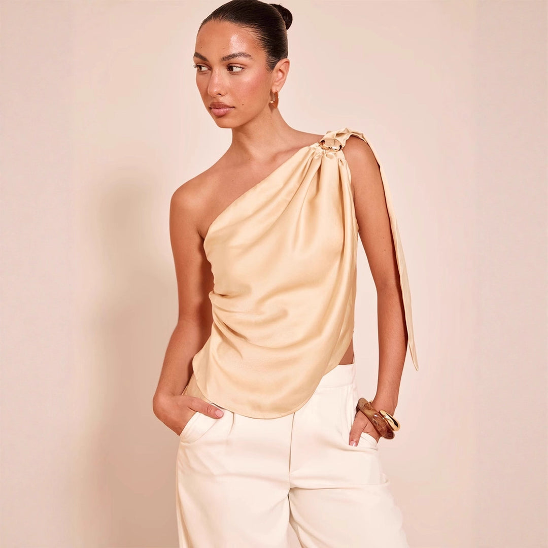 Dame asymmetrisk satin-top med draperet afslutning Skovae