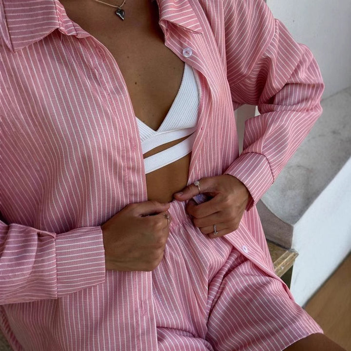 Dame afslappet sæt med stribet bluse og shorts Stilla