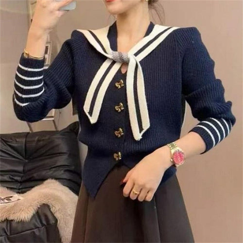 Damer cardigan med nautisk krave og dekorative knapper Stilla