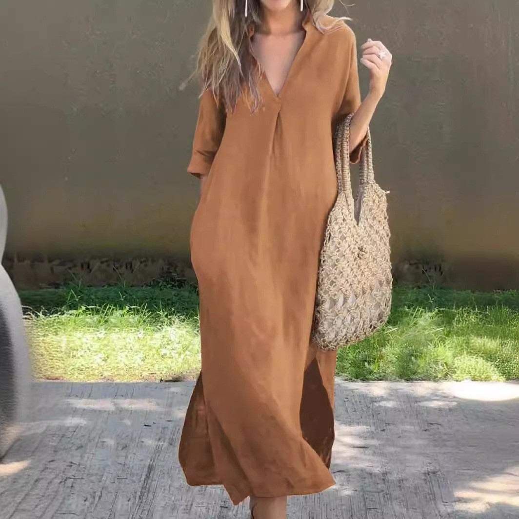 Dame maxikjole med afslappet ståkrave og sidelæg Stilla