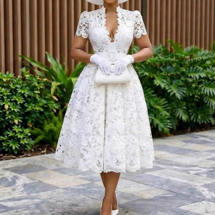 Dame Spids-Midi-Kjole med elegant V-udskæring og vintage ruffles detaljer Skovae