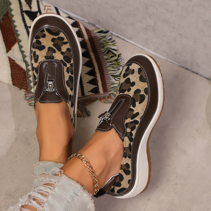 Dame Slip-On Sneakers med moderigtigt leopardmønster og praktisk lynlås Stilla