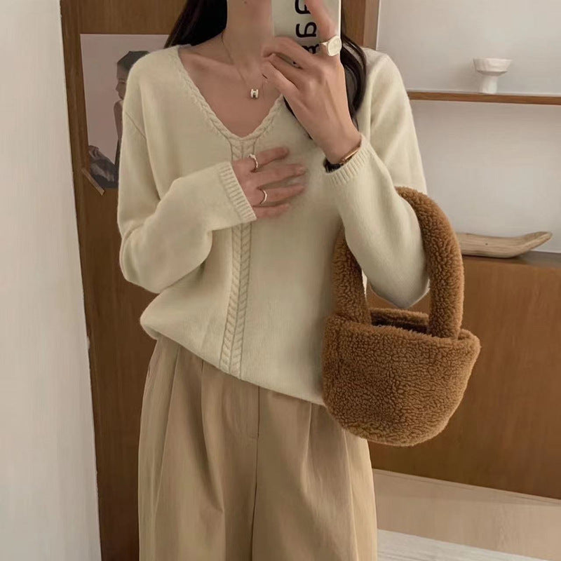 Damer Elegant V-Hals Sweater med fint kabelmønster Stilla