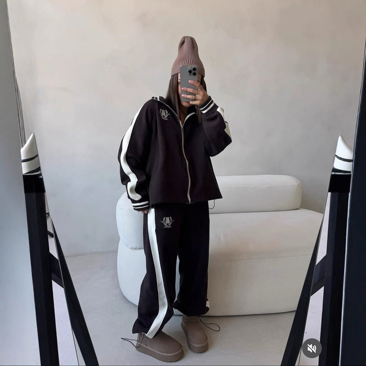Kvindernes sporty loungewear sæt med højkrave og komfortable bukser Stilla