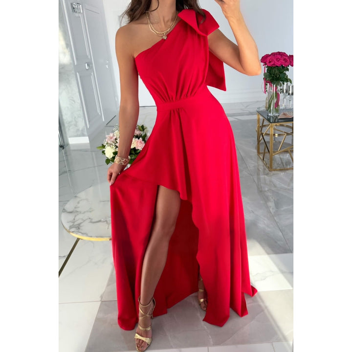 Dame Elegant One-Shoulder Maxikjole med Flæser og Høj Slids Stiila