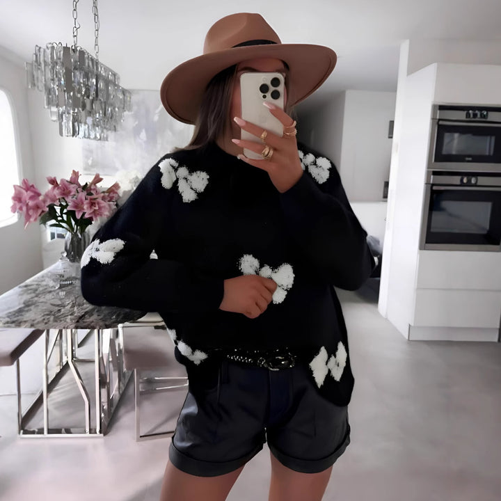 Kvindernes strikket sweater med legesyg hjerte-design og afslappet snit Stilla