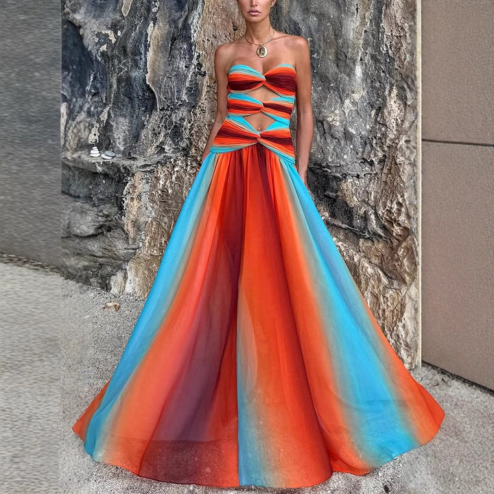 Dame aftenkjole med elegant cut-out design og skinnende farveovergang Stiila