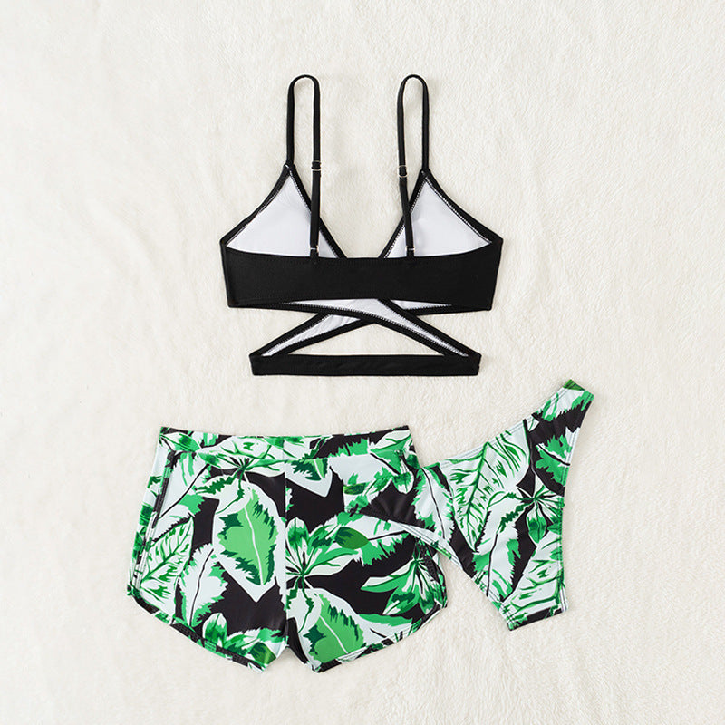 Dame Bikini-sæt med trendy indpakningstop og fashionable højskåret shorts Stilla