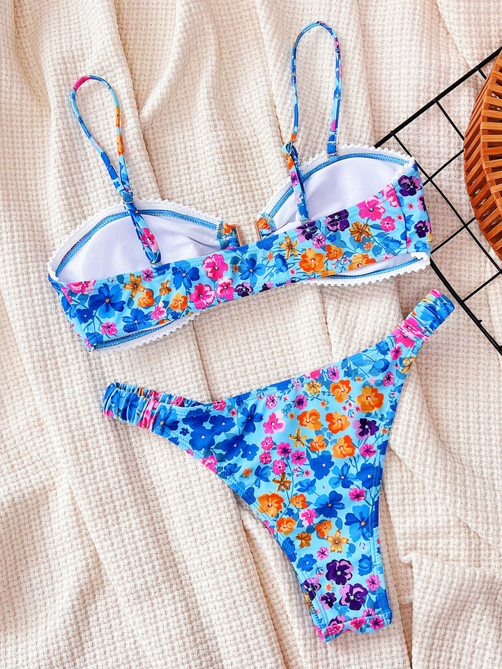 Dame bikini-sæt med blomstret design og elegant snit Stilla