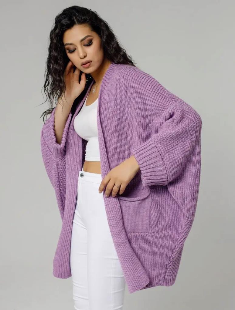 Dame Oversized Strikjakke med store lommer og komfortable ribærmer Stilla