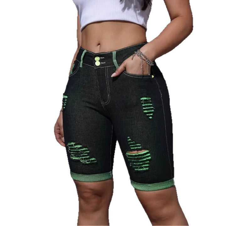 Dame jeansshorts med kreative cut-outs og trendy vask Stilla