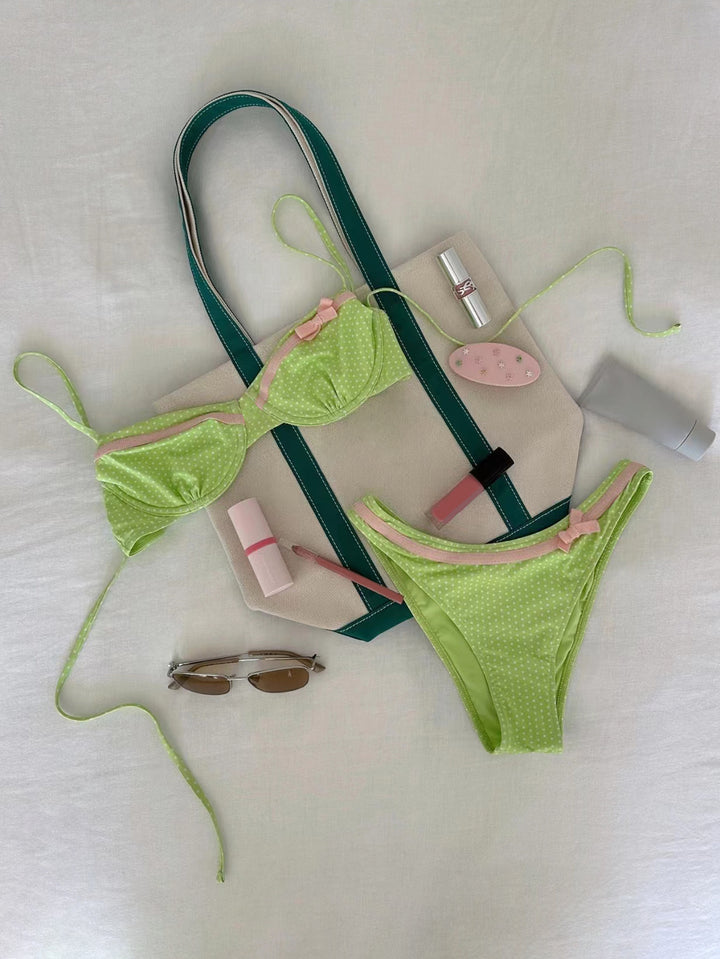 Dame triangle-bikini med legende prikmønster og sart sløjfe Stilla