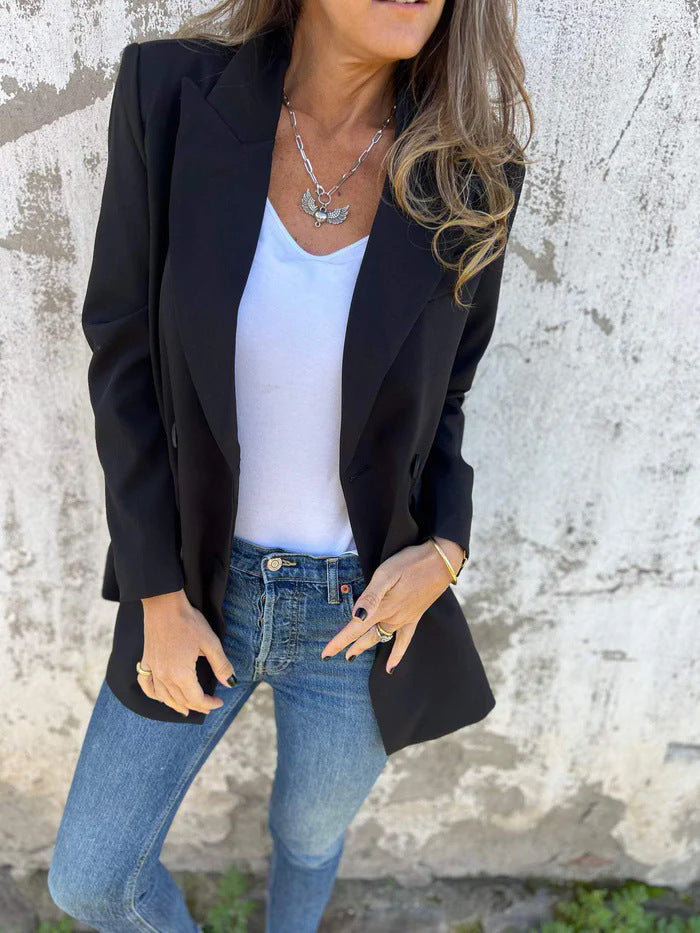 Dame Elegant og komfortabel blazer med dobbelt knaplukning Stilla