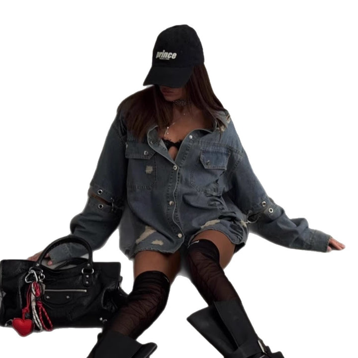 Kvinders oversized denimskjorte med slidte detaljer Stilla