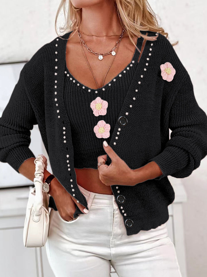 Dame moderigtig strikcardigan med florale applikationer og perle detaljer Stilla