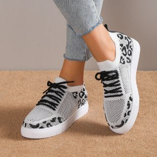 Dame sneakers med åndbart mesh-overdel og trendy dyremønster Stilla