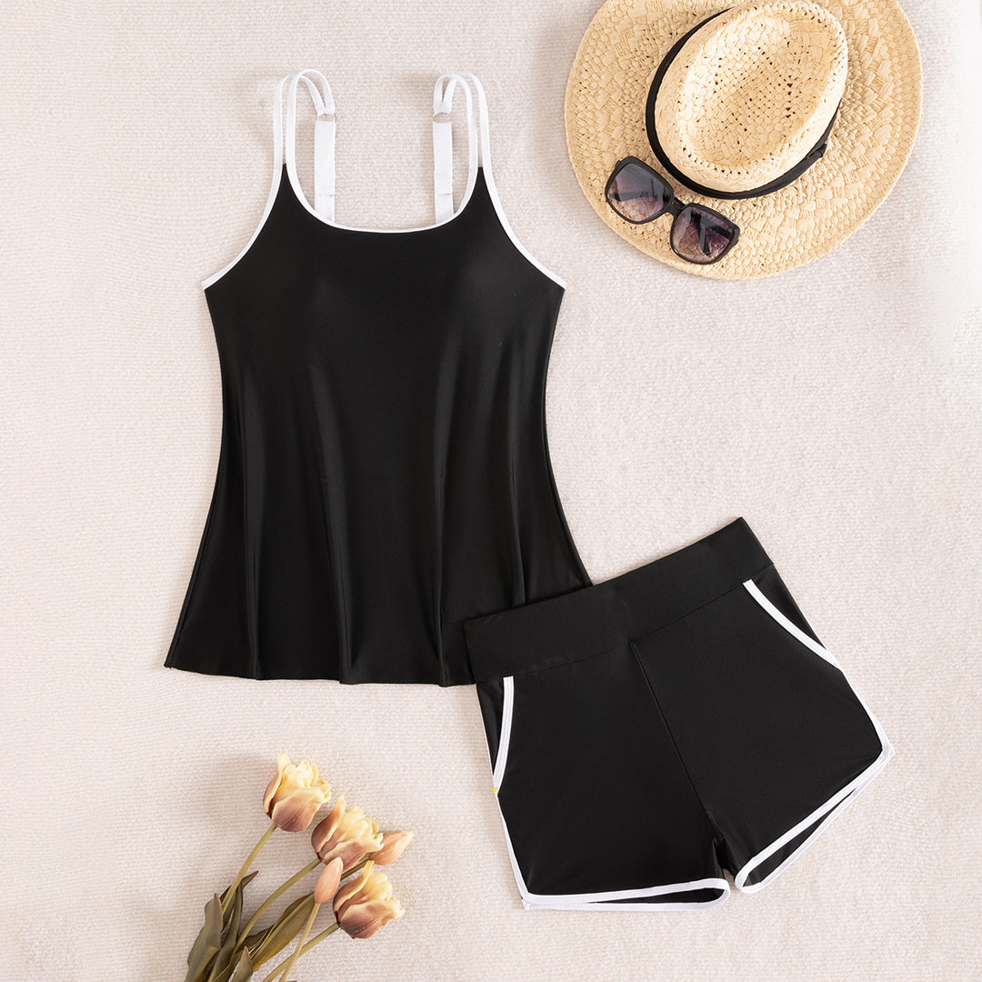 DamerSporty tankini sæt med praktiske shorts og justerbare stropper Skovae
