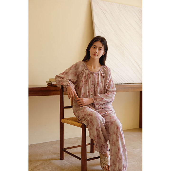 Dame let bluse med romantisk blomsterprint og feminin pasform Stilla