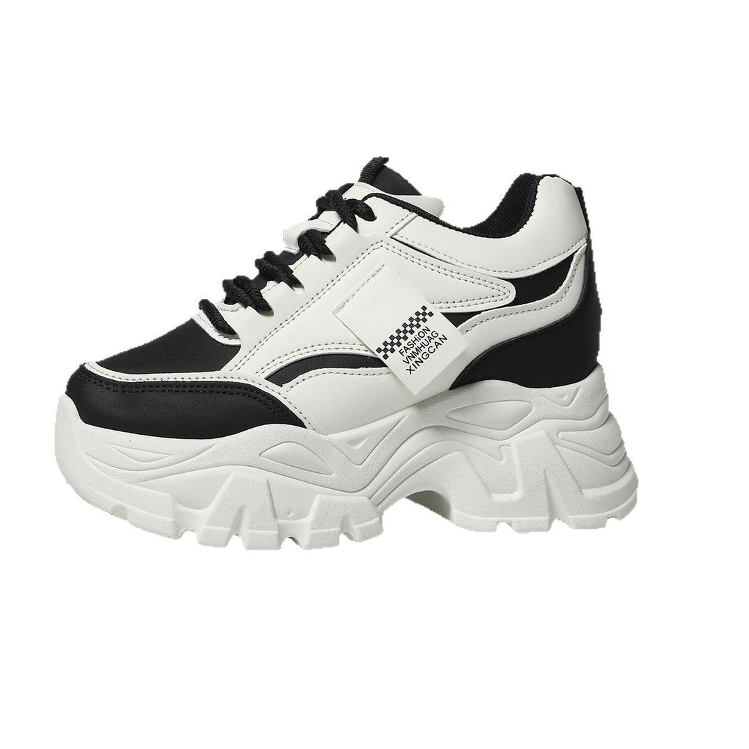 Dame Urbane Retro-Sneakers med markant profil og åndbar overflade Stilla