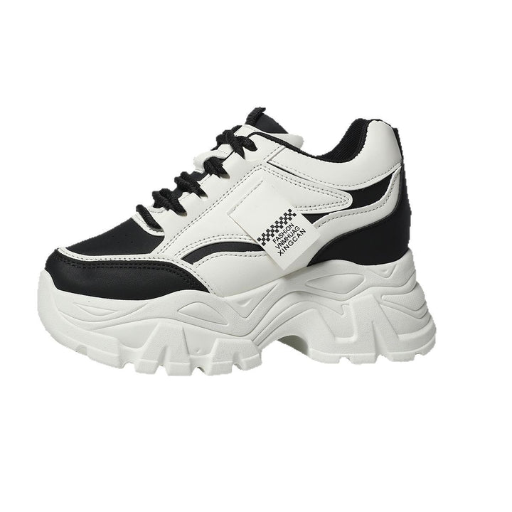 Dame Urbane Retro-Sneakers med markant profil og åndbar overflade Stilla