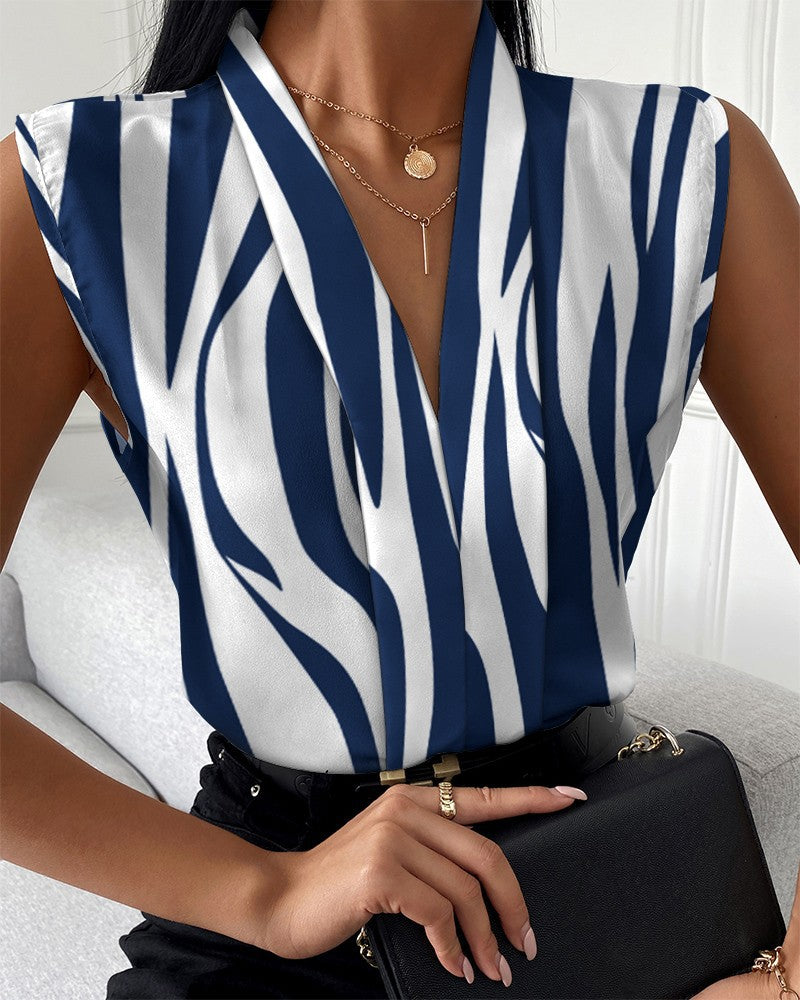 Dame silke bluse med abstrakt print Stilla