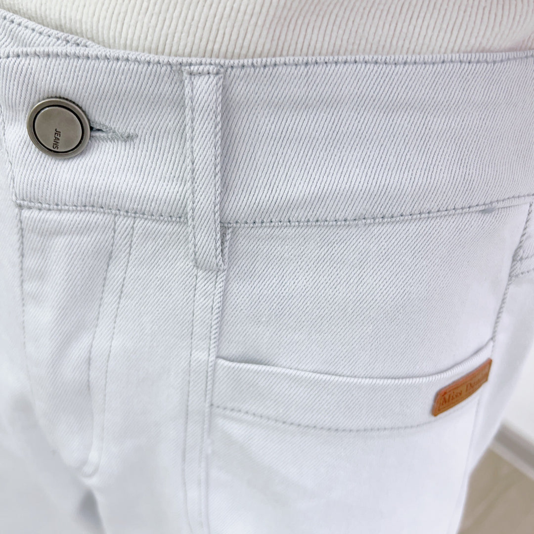 Dame Bred High-Waist Jeans i afslappet snit med elegante detaljer Stilla