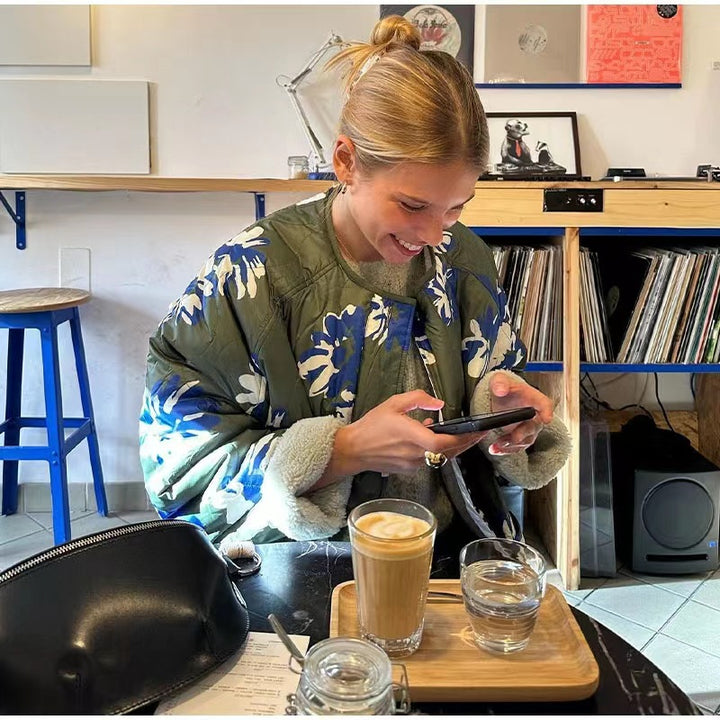 Dame quiltet blousonjakke med blomstret design og varmende indvendigt foer Stilla