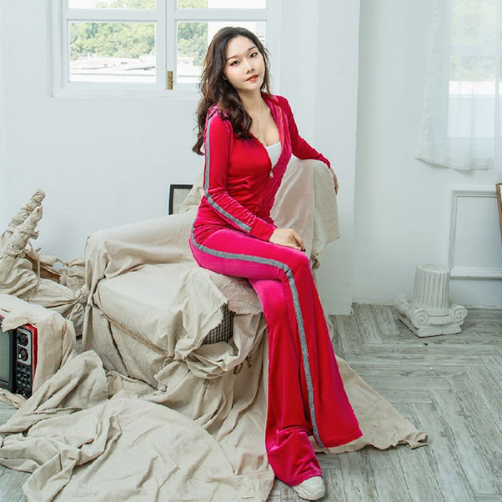Women's sporty fleece loungewear set with glittering accents Skovae