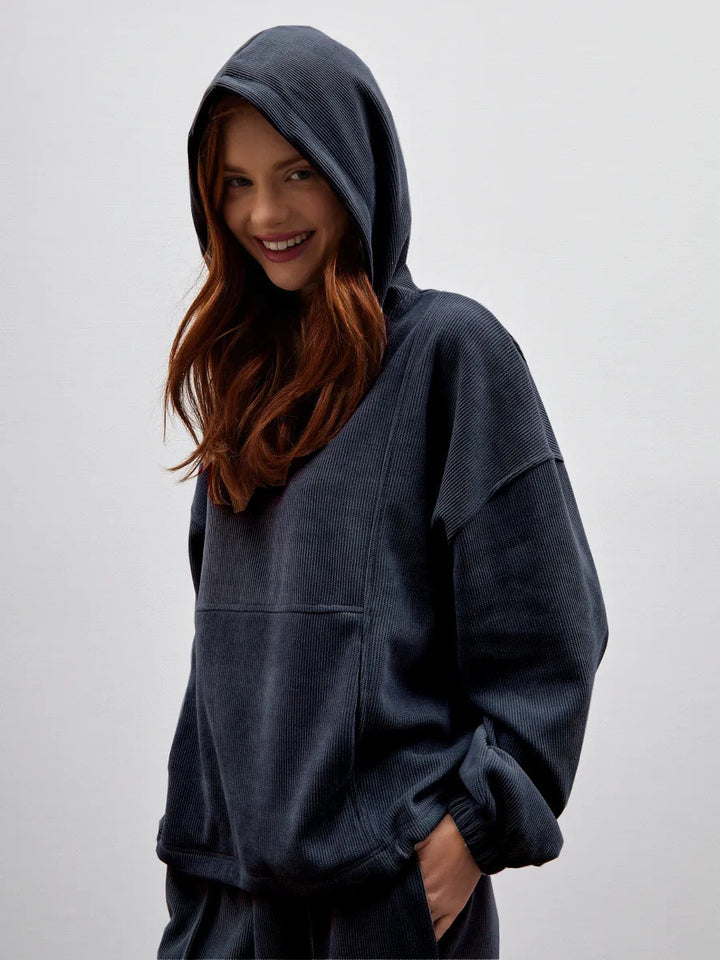 Kvinders sporty loungewear sæt med komfortabel hættejakke og elastiske bukser Skovae