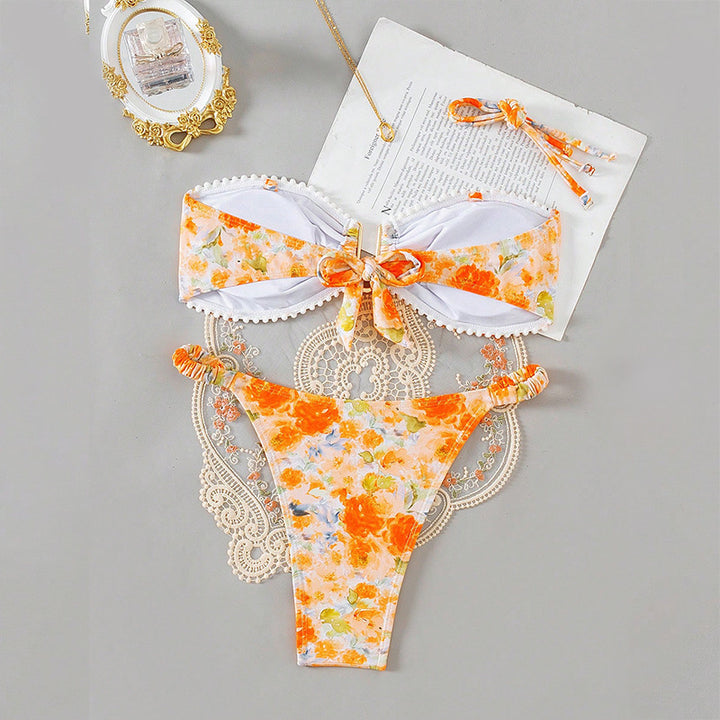 Dame bikini-sæt med moderigt bandeau-top og flot ruffle-detalje Stilla