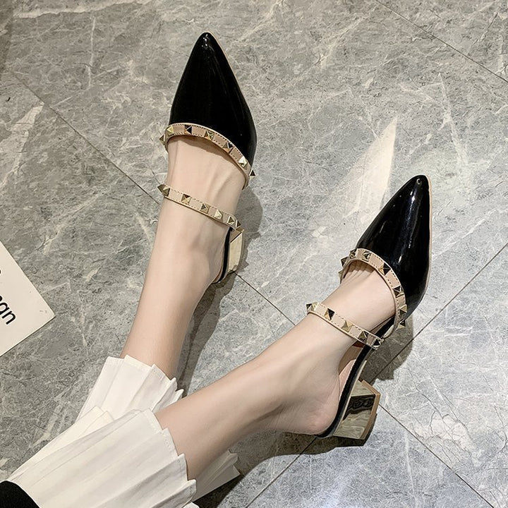 Dame Slingback-pumps med modigt spids-design og skinnende vintage-nitter Stilla