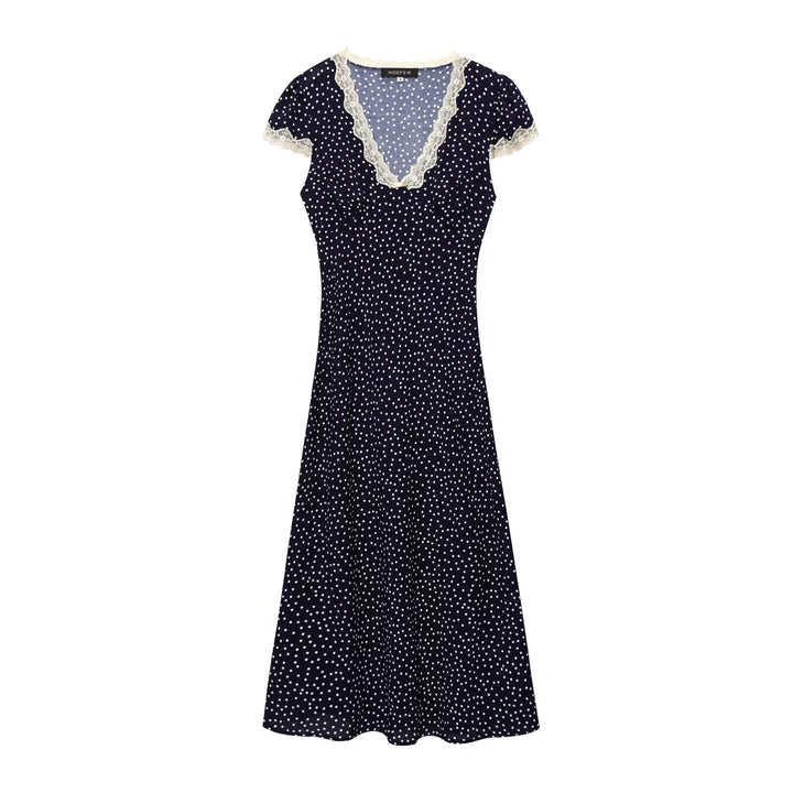 Femme Elegant Udvidet Polka Dot Maxi Kjole med Spids Detalje Stilla