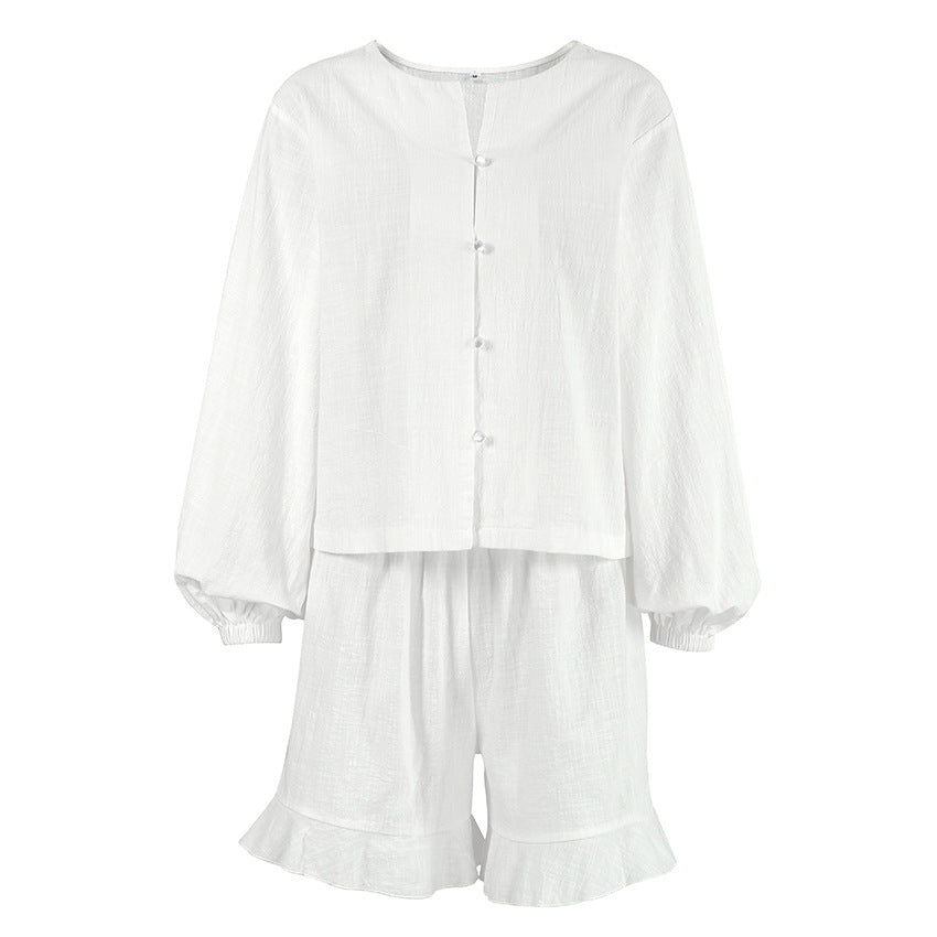 Dame sæt bestående af elegant bluse med ruffleshorts Stilla