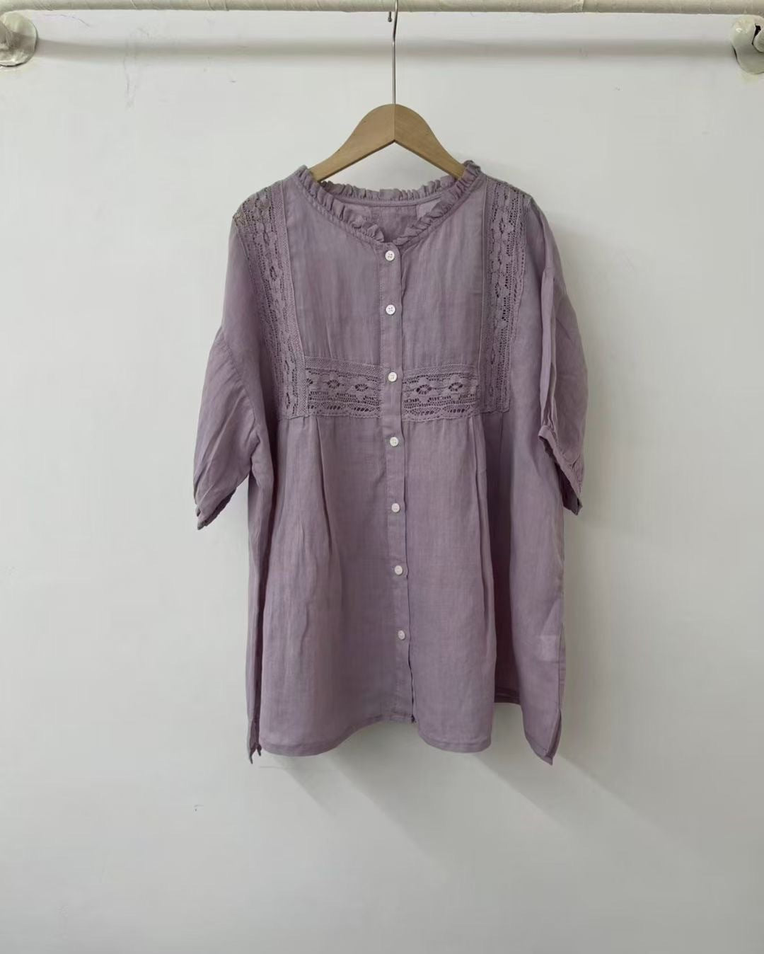 Femme Elegante Spids-Detail Knap-Down Bluse Stilla