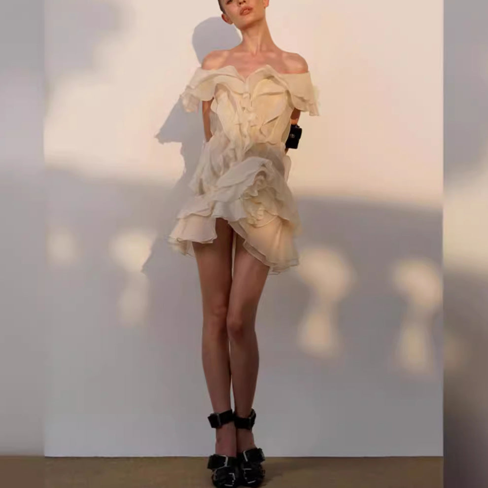 Damer Off-Shoulder Minikjole med voluminøse flæser Skovae