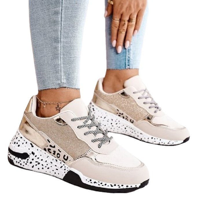 Dame mode højland-sneakers med glimmeraccenter og unikt såldesign Stilla