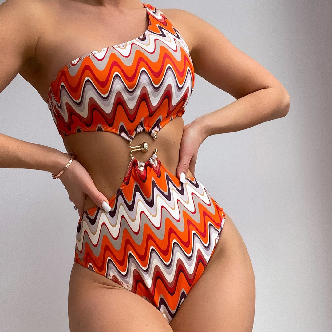 Dame En-sidet Cut-Out Badedragt med moderne Bølgemønster og elegant Ringdetalje Stilla