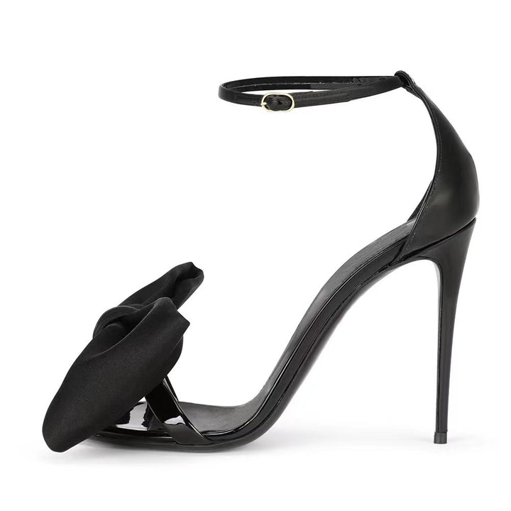 Femme Elegant Open-Toe Højhælede Sandaler med stilfuld Sløjfeaccent Stilla