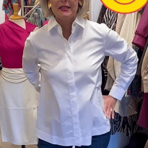 Dame klassisk langærmet bluse med elegant knapliste og moderne snit Stilla