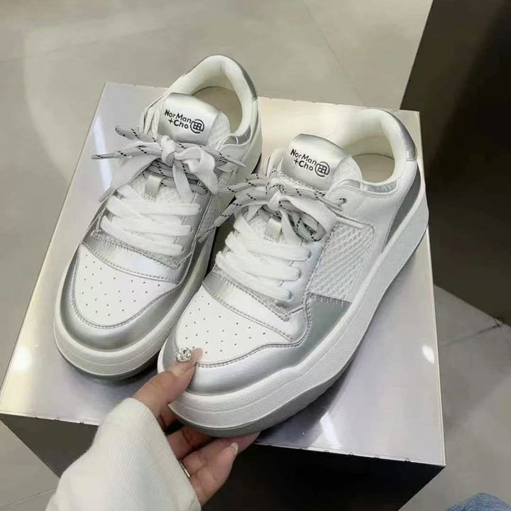 Dame sneakers i det urbane minimalistiske design med åndbare mesh-indsatser og skridsikker sål Stilla