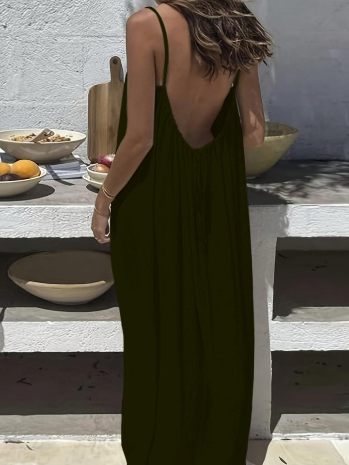 Dame maxikjole i elegant open-back design med fine spaghetti stropper Skovae