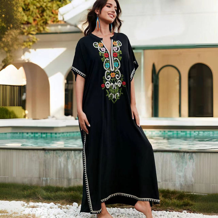 Dame Kaftan med kunstnerisk broderi og dyb V-hals Stilla