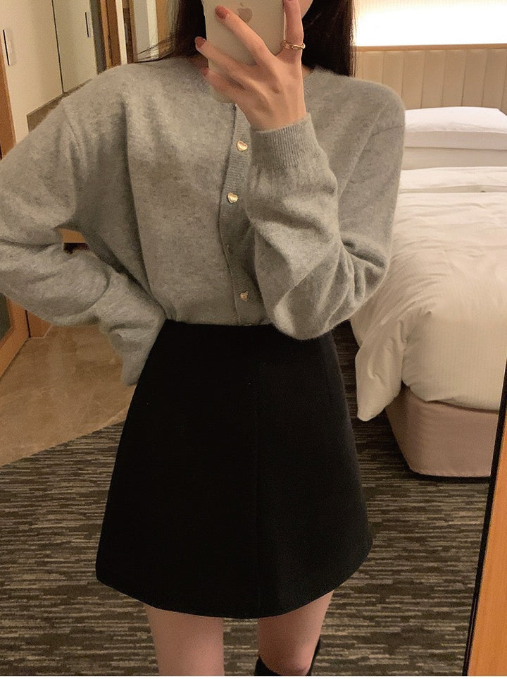 Kvinder Elegant Cardigan med Hjerteknapper og Fin Rib Struktur Stilla