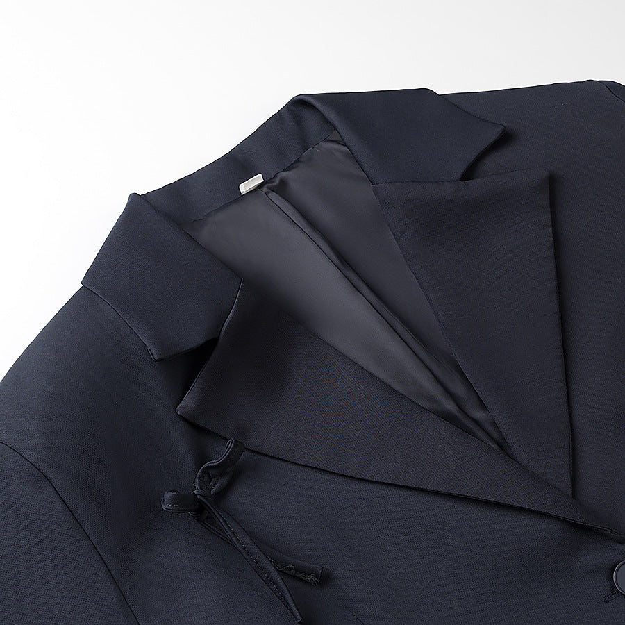 Femme Stilfuld Utility-Blazer med justerbare bindedetaljer Stilla