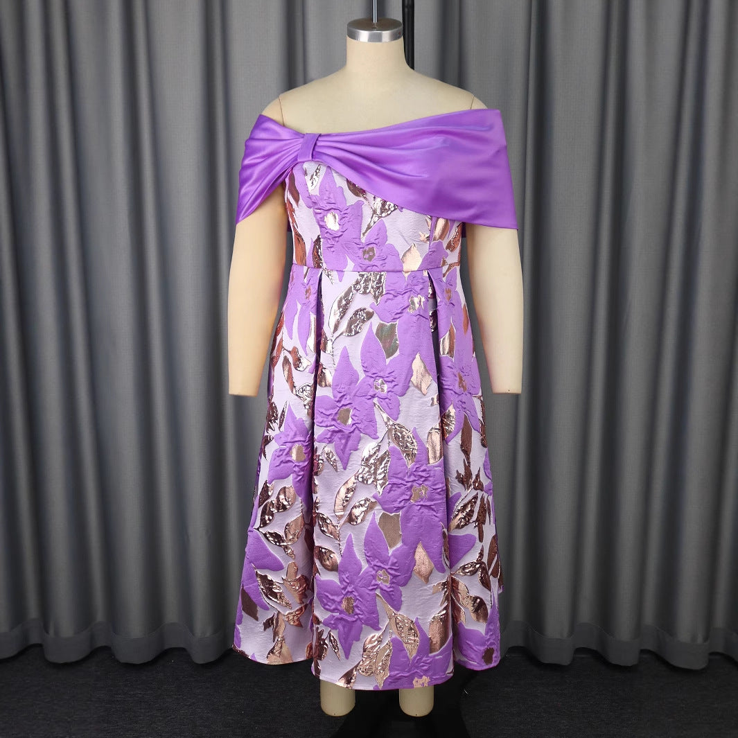 Dame Elegant aftenkjole med skulderfri applikation og blomsterdesign Skovae